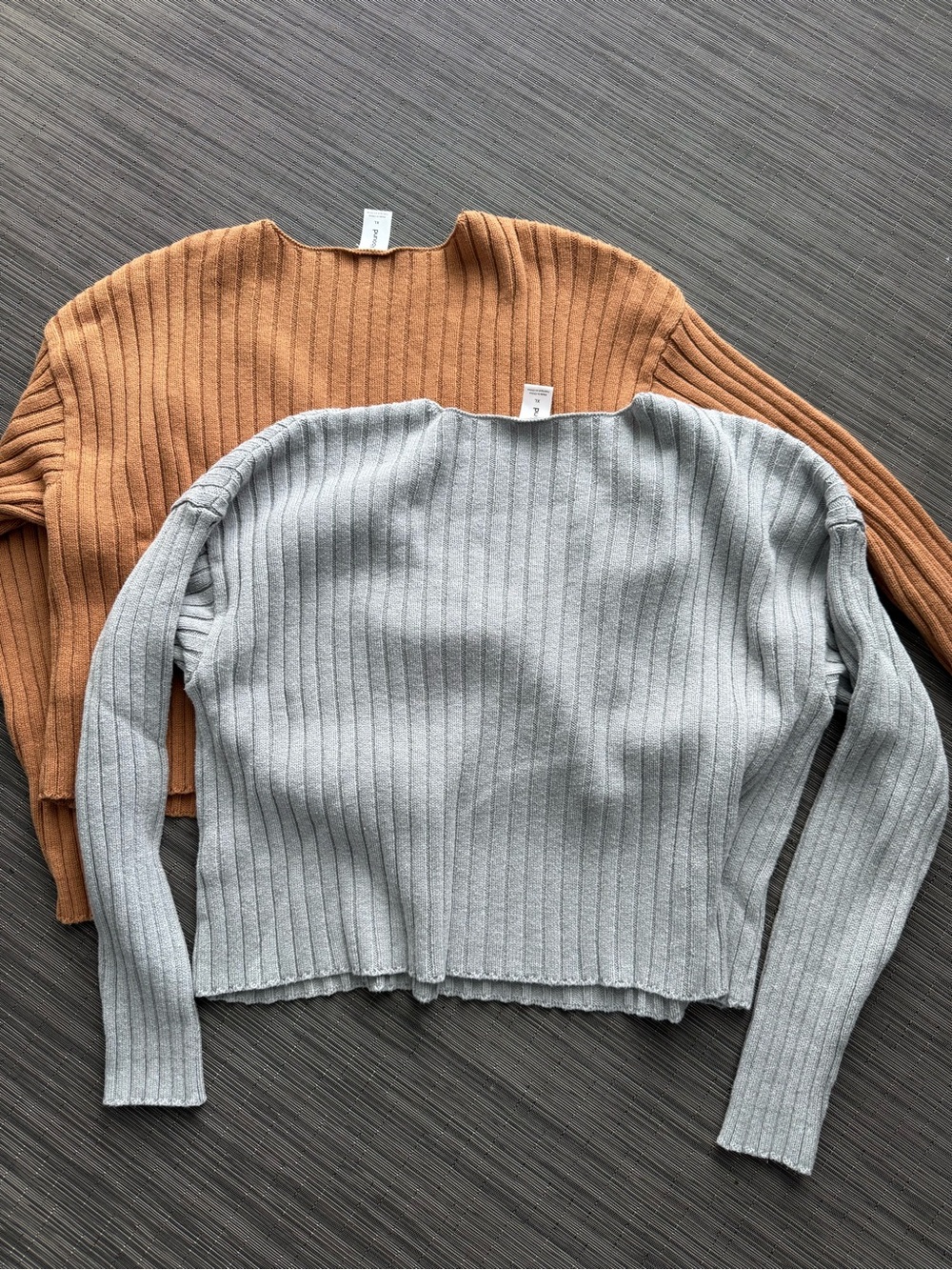 V-Neck Ribbed Crop Sweater
Abound - Picture 5 of 8